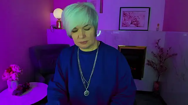 Snapshot of CarmenSoft chatting on 11.23.25 CarmenSoft online show from 11.23.25