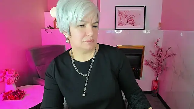 Snapshot of CarmenSoft chatting on 12.15.25 CarmenSoft online show from 12.15.25