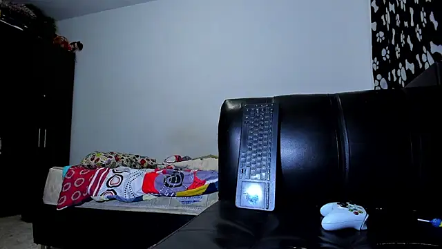 Snapshot of ares_sexxx chatting on 12.01.25 ares sexxx online show from 12.01.25