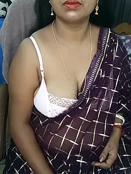 Snapshot of Anushka_21 chatting on 10.23.25 Anushka 21 online show from 10.23.25