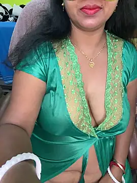 Snapshot of Anushka_21 chatting on 10.31.25 Anushka 21 online show from 10.31.25