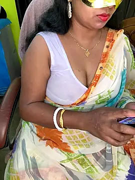 Snapshot of Anushka_21 chatting on 11.02.25 Anushka 21 online show from 11.02.25