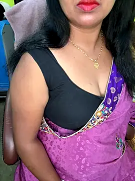 Snapshot of Anushka_21 chatting on 11.19.25 Anushka 21 online show from 11.19.25