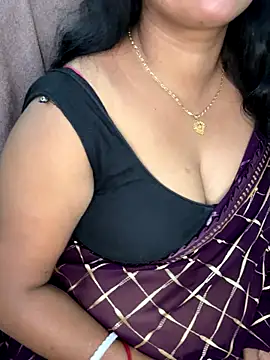 Snapshot of Anushka_21 chatting on 11.20.25 Anushka 21 online show from 11.20.25