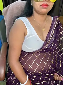 Snapshot of Anushka_21 chatting on 11.22.25 Anushka 21 online show from 11.22.25