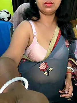 Snapshot of Anushka_21 chatting on 12.04.25 Anushka 21 online show from 12.04.25