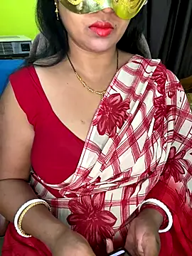 Snapshot of Anushka_21 chatting on 12.15.25 Anushka 21 online show from 12.15.25