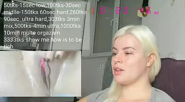 Snapshot of queenofthenighttt chatting on 12.22.24 queenofthenighttt online show from 12.22.24