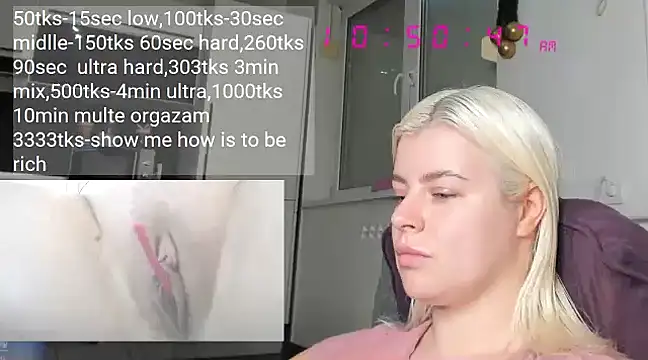 Snapshot of queenofthenighttt chatting on 12.28.24 queenofthenighttt online show from 12.28.24