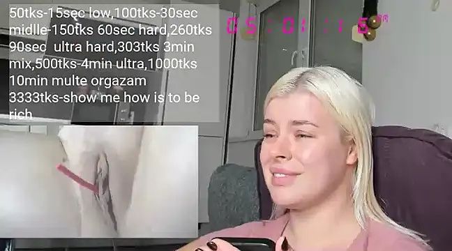 Snapshot of queenofthenighttt chatting on 12.28.24 queenofthenighttt online show from 12.28.24