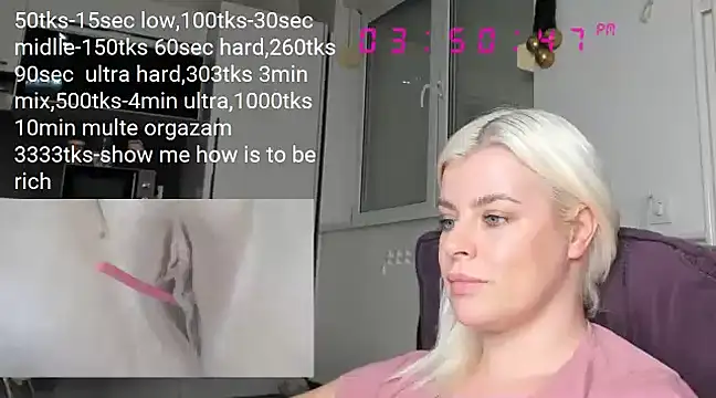 Snapshot of queenofthenighttt chatting on 12.30.24 queenofthenighttt online show from 12.30.24