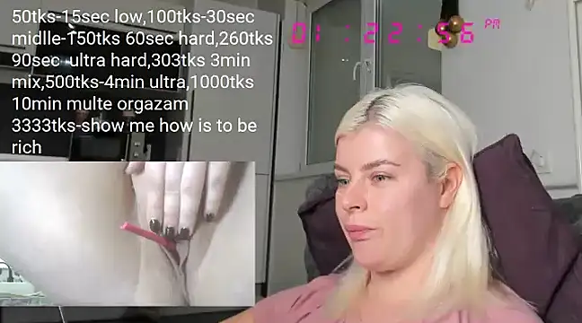 Snapshot of queenofthenighttt chatting on 01.02.25 queenofthenighttt online show from 01.02.25