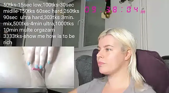 Snapshot of queenofthenighttt chatting on 01.04.25 queenofthenighttt online show from 01.04.25