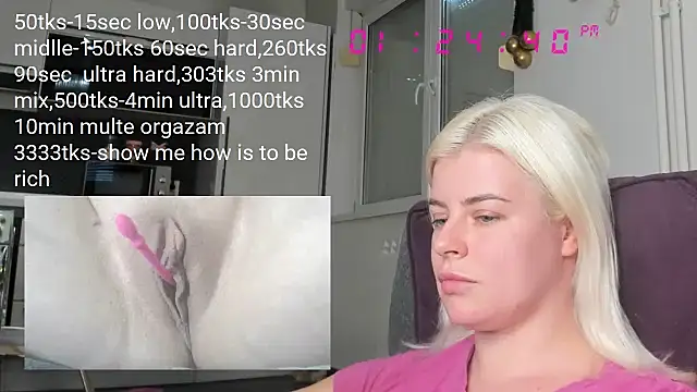 Snapshot of queenofthenighttt chatting on 02.01.25 queenofthenighttt online show from 02.01.25