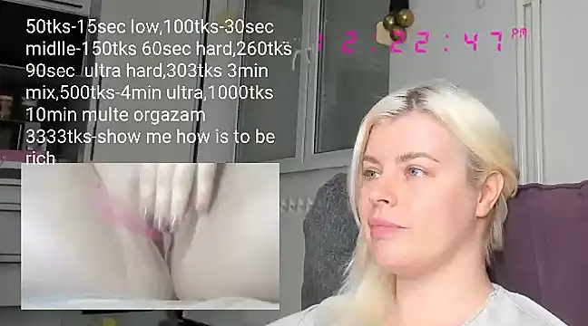 Snapshot of queenofthenighttt chatting on 02.22.25 queenofthenighttt online show from 02.22.25