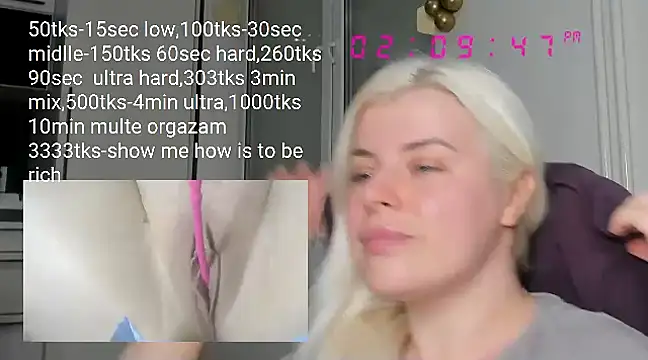 Snapshot of queenofthenighttt chatting on 03.10.25 queenofthenighttt online show from 03.10.25