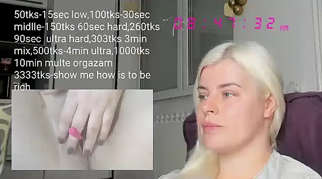 Snapshot of queenofthenighttt chatting on 03.11.25 queenofthenighttt online show from 03.11.25