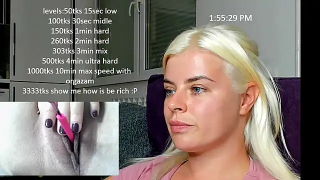 Snapshot of queenofthenighttt chatting on 10.12.25 queenofthenighttt online show from 10.12.25