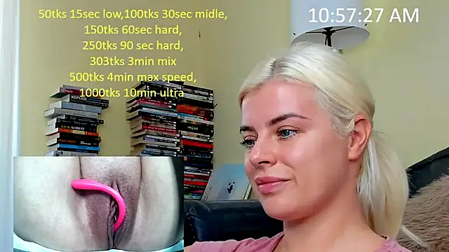 Snapshot of queenofthenighttt chatting on 12.01.25 queenofthenighttt online show from 12.01.25