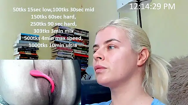 Snapshot of queenofthenighttt chatting on 01.11.26 queenofthenighttt online show from 01.11.26