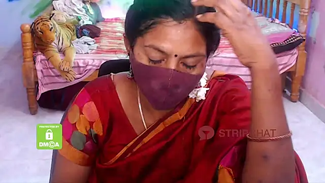 Snapshot of Novapol chatting on 12.12.24 Novapol online show from 12.12.24