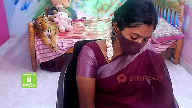 Snapshot of Novapol chatting on 12.15.24 Novapol online show from 12.15.24