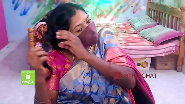 Snapshot of Novapol chatting on 12.28.24 Novapol online show from 12.28.24