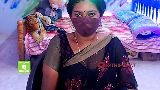 Snapshot of Novapol chatting on 01.08.25 Novapol online show from 01.08.25