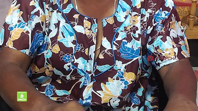 Snapshot of Novapol chatting on 09.30.25 Novapol online show from 09.30.25