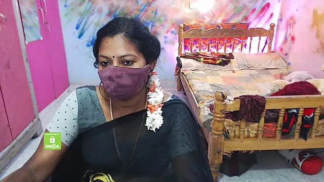 Snapshot of Novapol chatting on 11.25.25 Novapol online show from 11.25.25