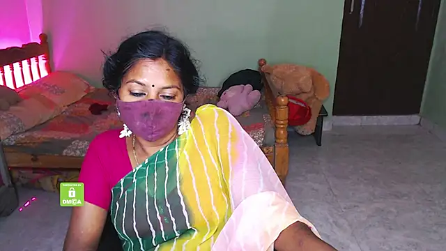 Snapshot of Novapol chatting on 12.16.25 Novapol online show from 12.16.25