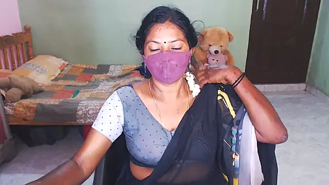 Snapshot of Novapol chatting on 02.04.26 Novapol online show from 02.04.26