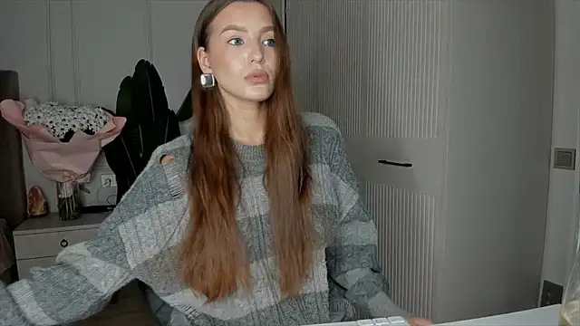 Snapshot of xx_leila chatting on 11.12.25 xx leila online show from 11.12.25