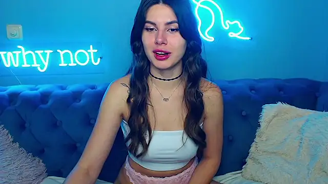 Snapshot of ViollinaLove chatting on 11.10.25 ViollinaLove online show from 11.10.25