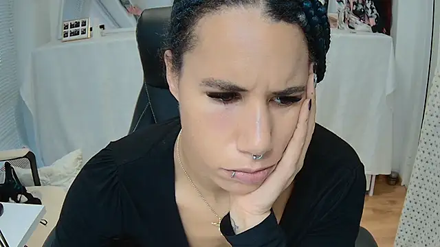 Snapshot of AaliyahHarris chatting on 12.21.24 AaliyahHarris online show from 12.21.24