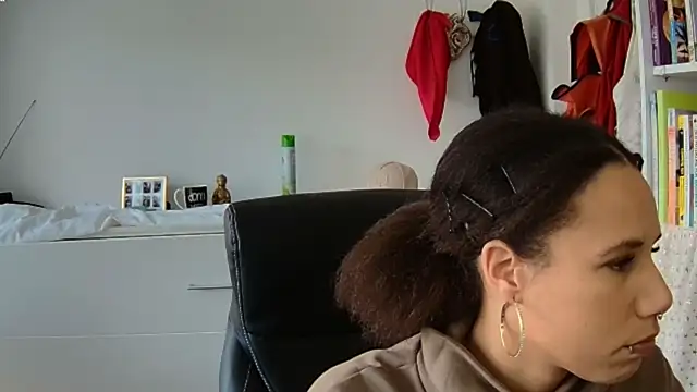 Snapshot of AaliyahHarris chatting on 03.20.25 AaliyahHarris online show from 03.20.25