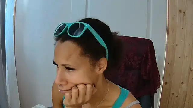 Snapshot of AaliyahHarris chatting on 10.22.25 AaliyahHarris online show from 10.22.25