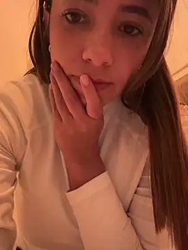 Snapshot of Hall_16 chatting on 01.09.25 Hall 16 online show from 01.09.25