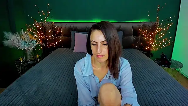 Rebecca Diamond online show from 02.04.25