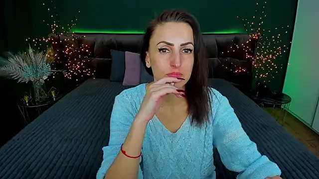 Rebecca Diamond online show from 02.11.25