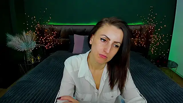 Rebecca Diamond online show from 02.17.25