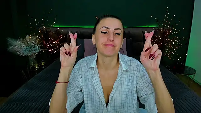 Rebecca Diamond online show from 02.18.25