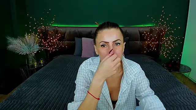 Rebecca Diamond online show from 02.18.25