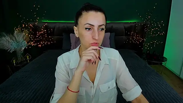 Rebecca Diamond online show from 03.06.25