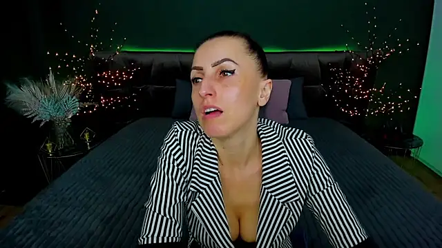 Rebecca Diamond online show from 03.21.25