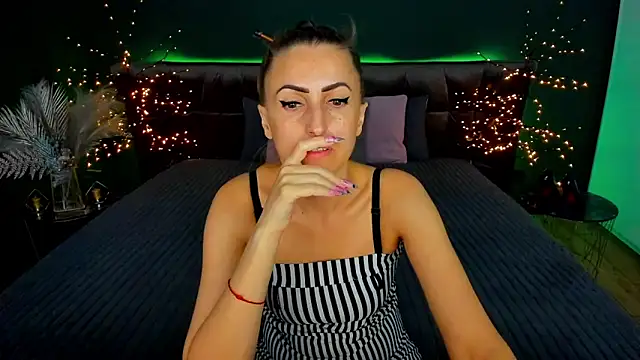 Rebecca Diamond online show from 09.16.25