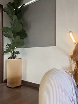 curchez  online show from 04.13.26