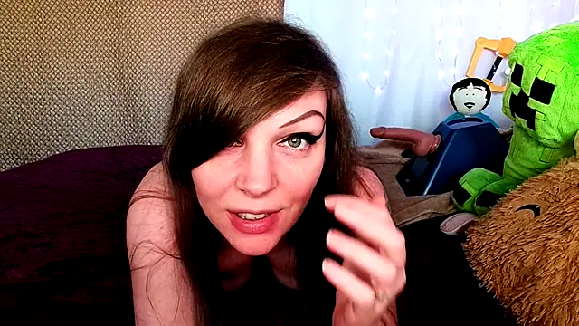 GamerGirlRoxyAndLee online show from 01.18.25