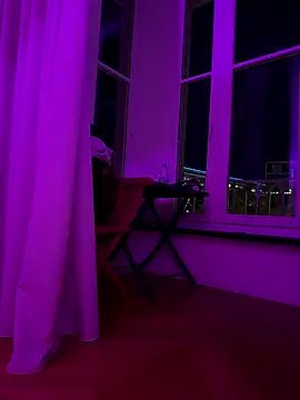 Snapshot of Pia_July_ chatting on 11.06.25 Pia July online show from 11.06.25