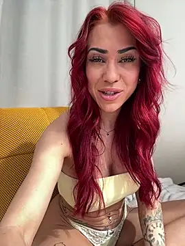 Pia July  online show from 04.05.26